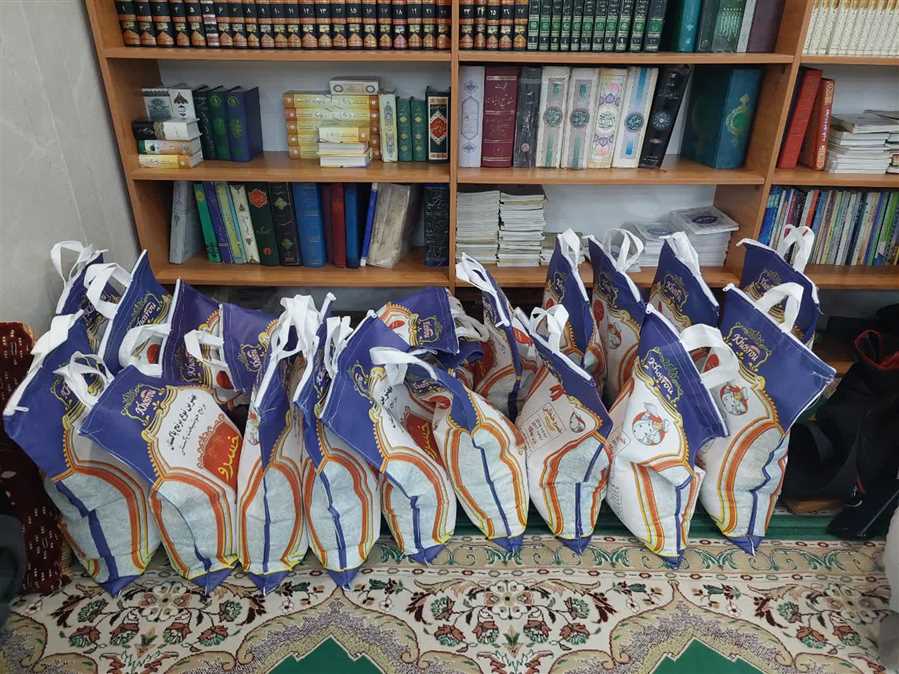 توزیع سبد کالا به همت خیرین ساروی